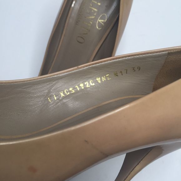 Valentino Garavani Nude Patent Traditonal Pumps 39 - Picture 4 of 12